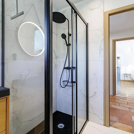 5 Bdr - Swimmingpool - Ac - Parking